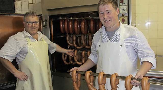 Matthias Bndtner, Jahrgangsbester bei...etzgermeister Herbert Gra in Schnau   | Foto: privat