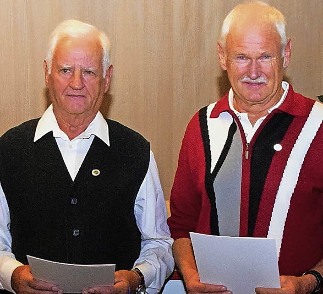 Wendelin Zimmermann (links) und Ernst ... der Bergwacht. Sie wurden nun geehrt.  | Foto: Stefan Pichler