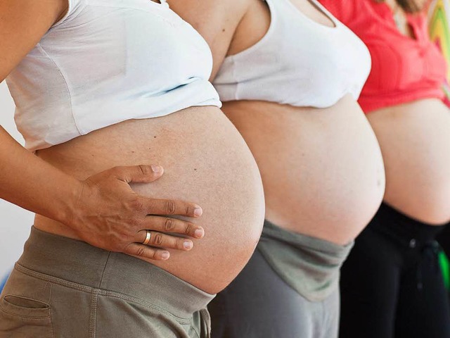 Die Schwangerschaft beansprucht den Krper der  Mtter.    | Foto: dpa