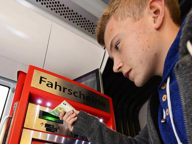 Die Fahrkarten-Automaten in den Strae...aben beim BZ-Test zuweilen Rtsel auf.  | Foto: Ingo Schneider