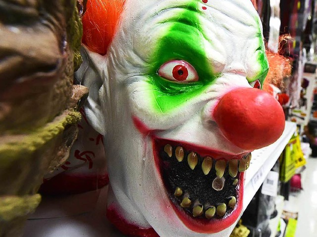 Killer-Clowns haben keinen Polizeiwagen in Waldkirch angezndet.  | Foto: AFP