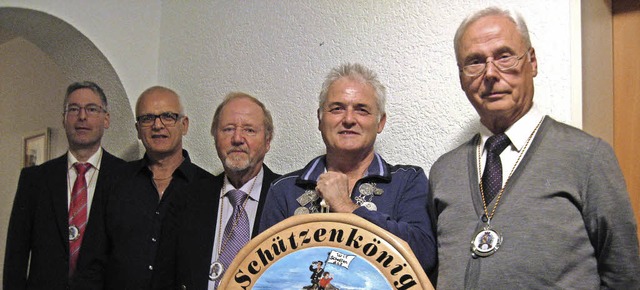 Die Knigsfamilie (von links): Martin ... (2. Platz: Otto-Wagner-Wanderbecher).  | Foto: Verein