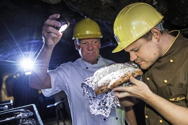 Bckermeister lassen Stollen in Bergwerk reifen