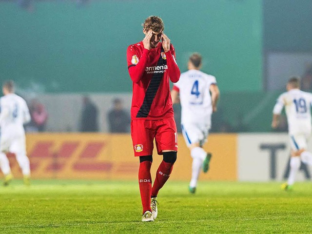 Stefan Kieling und Leverkusen scheite...FB-Pokal gegen die Sportfreunde Lotte.  | Foto: dpa
