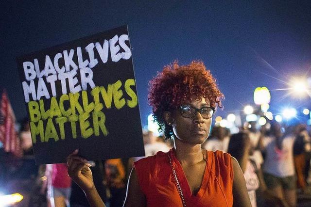 Ex-Copwatch-Mitglied Emily Laquer hlt Vortrag ber Black Lives-Matter-Bewegung