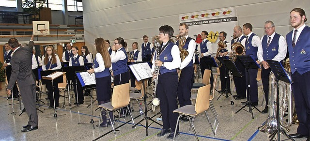 Die Stadtmusik beim Wertungsspiel in der Stadthalle Tiengen.  | Foto: Jutta Binner-Schwarz