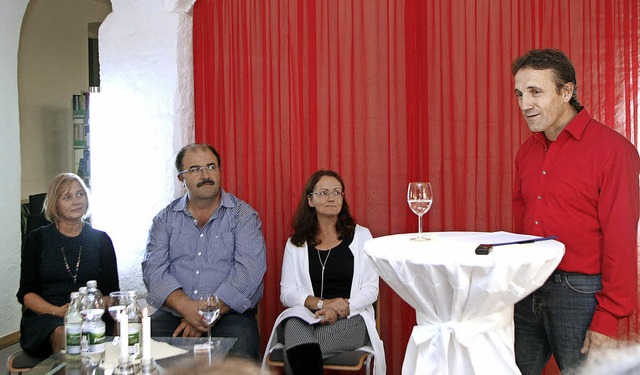 Im Erzhlcaf (von links): Birgit Kni...oderation Sabine Frigge, Lukas Oswald   | Foto: Heidi Fssel