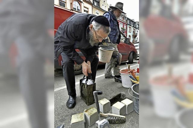 21 neue Stolpersteine erinnern an Ermordete und berlebende des Nationalsozialismus