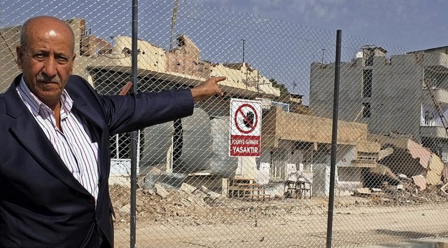 Abdlkerim Can vor den Trmmern seines Hauses in Nusaybin  | Foto: Jrgen Gottschlich
