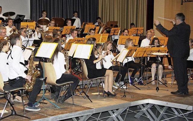 Das Jugendorchester des Binzener Musik... der Leitung von Andreas Kalchschmidt   | Foto: BRONNER