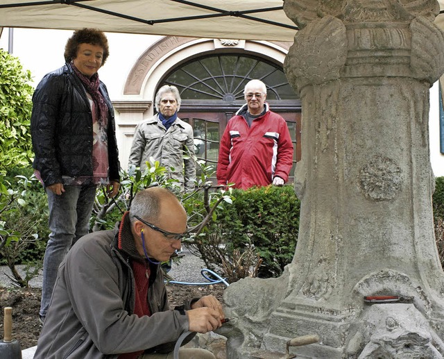 Der AWO-Brunnen in Kenzingen wird zwar...schritt der Sanierung sehr zufrieden.   | Foto: Werner Schnabl