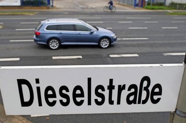 Wolfsburg hat eine Dieselstrae. Der d...zern hat mit Dieseln etwas Probleme.    | Foto: Julian Stratenschulte (dpa)
