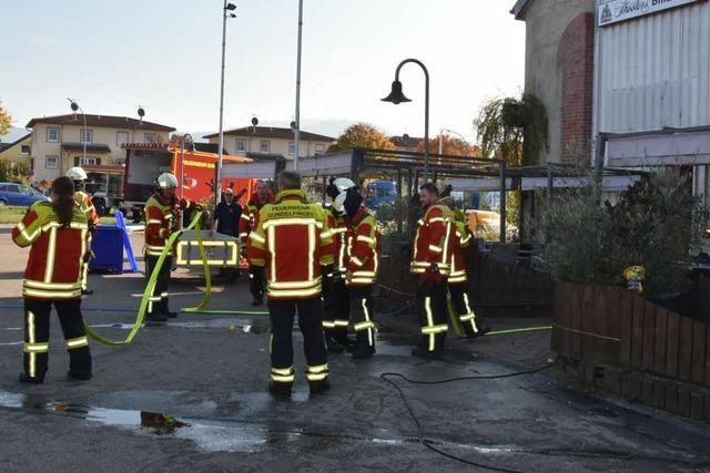 Brand in Billard-Zentrum im Gewerbegebiet – keine Verletzten