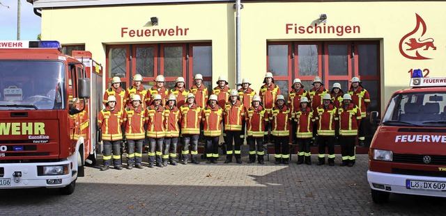 Die Einsatzkleidung der Fischinger Weh...chts) muss aber noch bis 2018 halten.   | Foto: Cremer