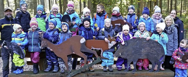 Die Kinder aus dem Kinderhaus Lus ware...nten  Neues ber den Lebensraum Wald.   | Foto: Privat