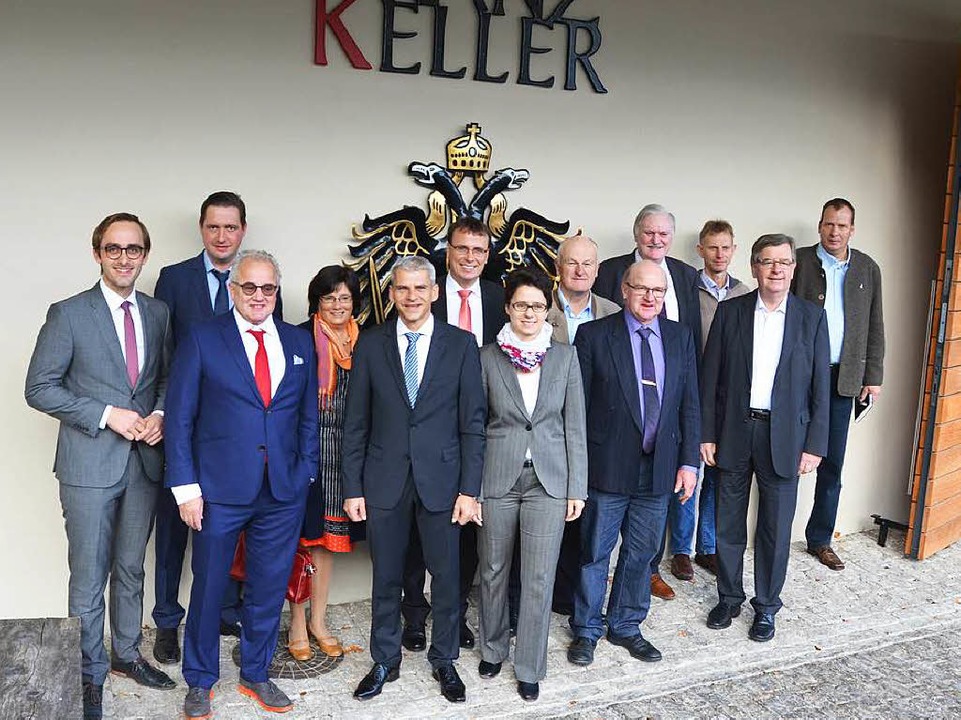 Politiker, Vertreter des Badischen Wei...gen ber das Thema Wein und Tourismus.  | Foto: Gerold Zink