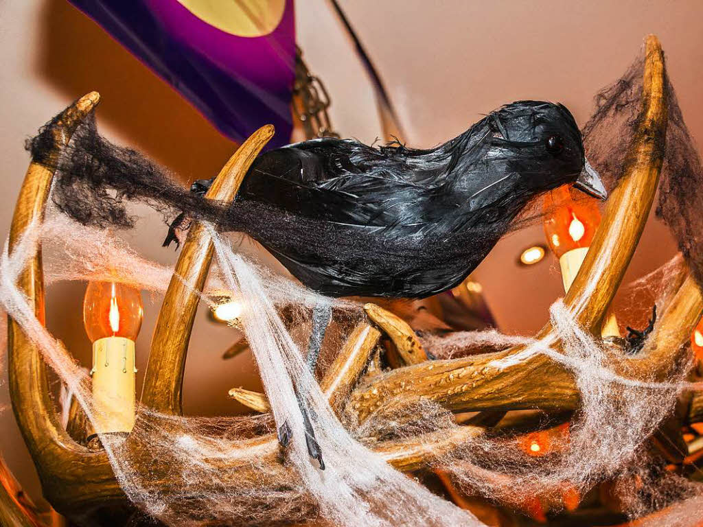 Bei der Halloween-Partyin Hackls Zapfbar lie man es sich sichtlich gut gehen. Dass vor dem schaurigen Schwarzwaldmdchen nicht alle wegrannten, ist erstaunlich.