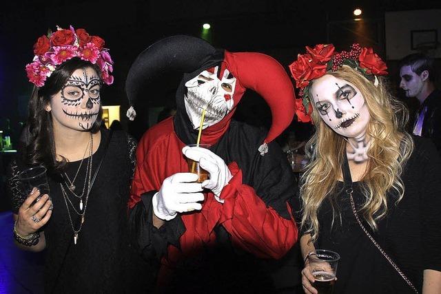 Rund 850 Besucher bei der Halloween-Party in der Stadthalle