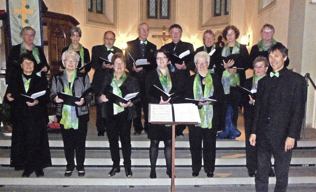 Klein, aber fein: die Chorgemeinschaft...r beim Konzert in der Johanniskirche.   | Foto: Bianca Flier