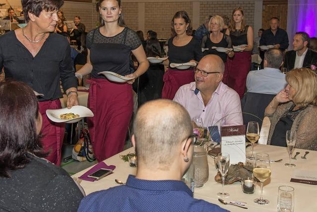 216 Gste besuchen in der Mehrzweckhalle den zweiten kulinarischen Musikabend der Kapelle