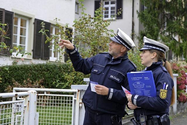 Polizei ist unterwegs, um Freiburger auf Einbruchsrisiken hinzuweisen