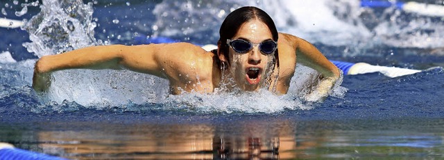 Schwimmer und Schwimmerinnen d es SSV ...t  besonders kraftvoll durchs Wasser.   | Foto:  Peter Aukthun