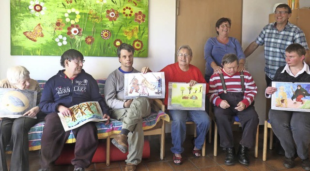 Einige Kunstwerke der Bewohnerinnen un...ber die knstlerische Zusammenarbeit.  | Foto: Privat