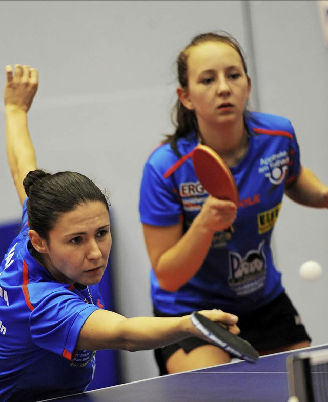 Erst einmal besiegt: Ievgeniia Vasylieva (links) und Lilli Eise   | Foto: Schn