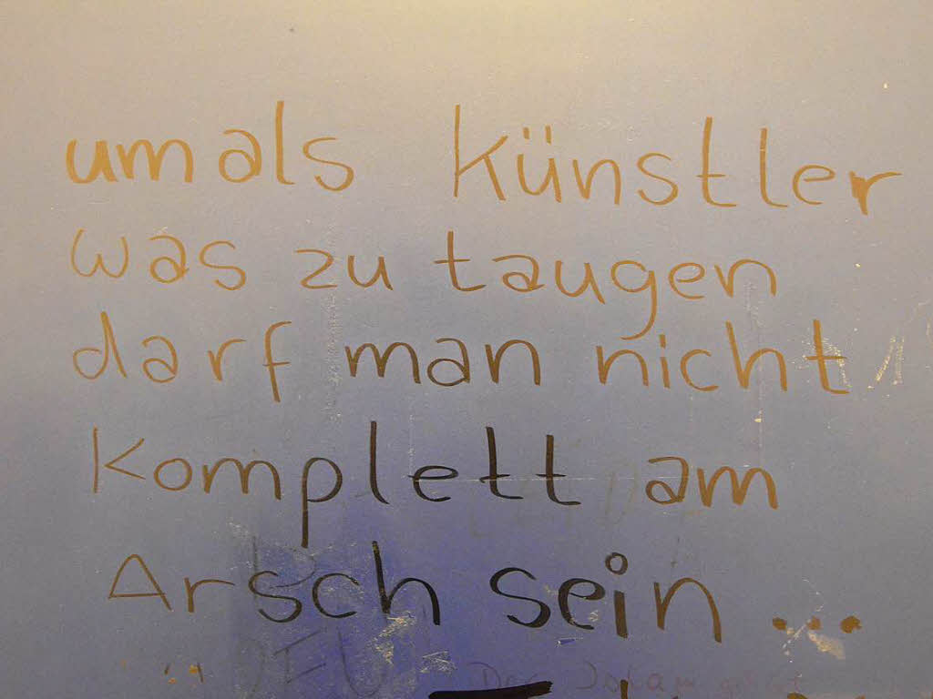 Was Studierende der Freiburger Universitt an Toilettenwnde kritzeln.
