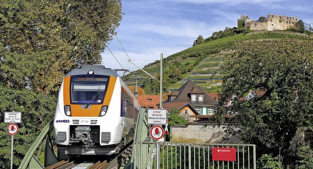 Eisenbahn heute: die Mnstertalbahn &#... hier an der Neumagenbrcke in Staufen  | Foto: Korbinian Fleischer