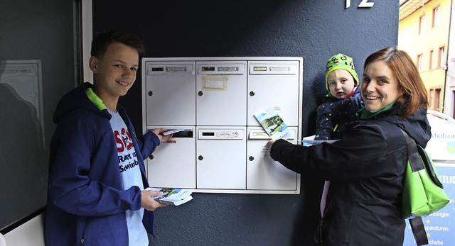 Robin Mller und Christiane Maier mit ...r fr den Erhalt des Freibads finden.   | Foto: Klatt-D&#39;Souza