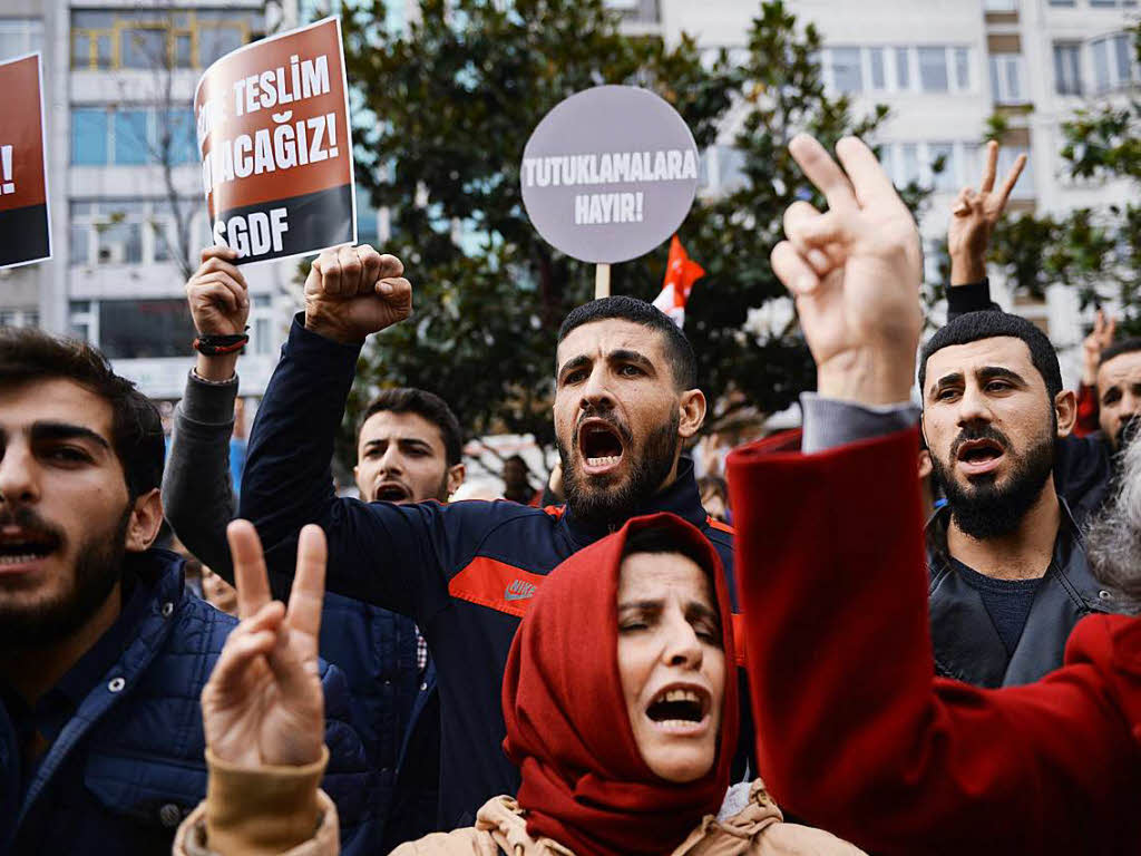 Prokurdische HDP Boykottiert Türkisches Parlament - Ausland - Badische ...