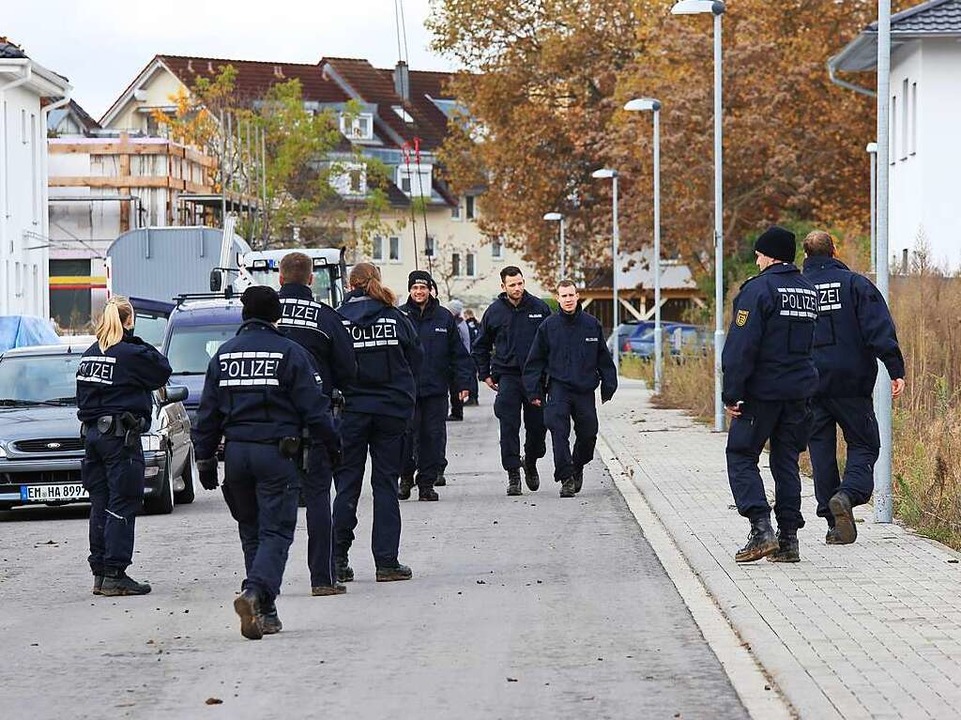 Suchaktion der Polizei nach der vermissten Carolin G.  | Foto: Hans-Peter Ziesmer