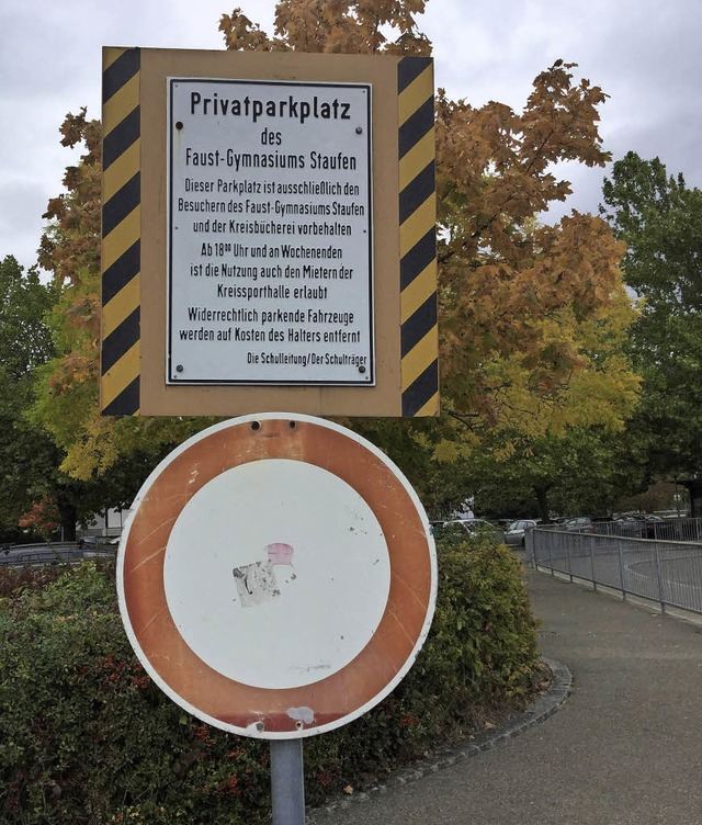 Das Schild macht es eigentlich unmissv...m. Doch viele halten sich nicht daran.  | Foto: Ruther