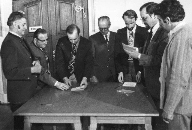 Der Wahlausschuss bei der Stimmauszhlung.  | Foto: Archiv Fehrenbach