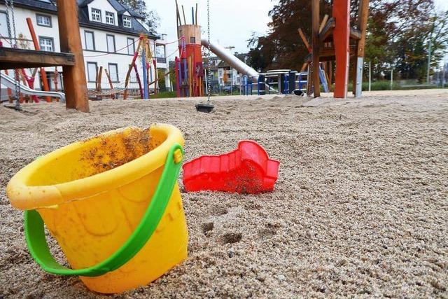 In Offenburg sind erneut Rasierklingen im Sand von Spielplätzen gefunden worden