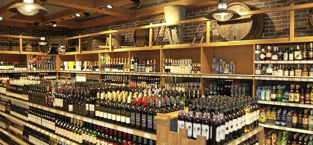 Der Getrnkemarkt bietet eine umfangreiche Weinabteilung.   | Foto: Christian Ringwald
