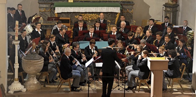 Der Musikverein Bleichheim bei seinem Auftritt in  der Pfarrkirche St. Hilarius.  | Foto: Jrg Schimanski