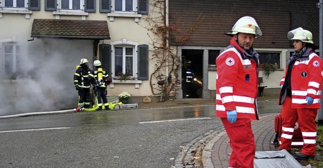 Rettungstrupps der Gersbacher Feuerweh... der &#8222;Verletzten&#8220; bereit.   | Foto: Sutter