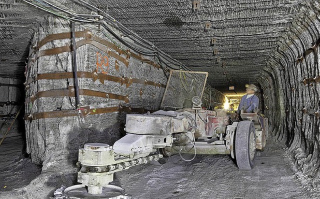 Eng, dunkel, toxisch: Blick ins frhere Kalibergwerk im Elsass.  | Foto: bz