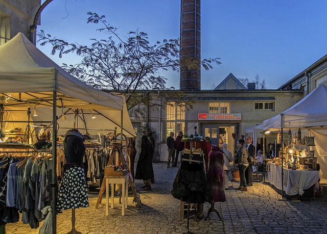 Vielfltiges Angebot in heimliger Atmo...nsthandwerkermarkt am Kesselhaus aus.   | Foto: Privat