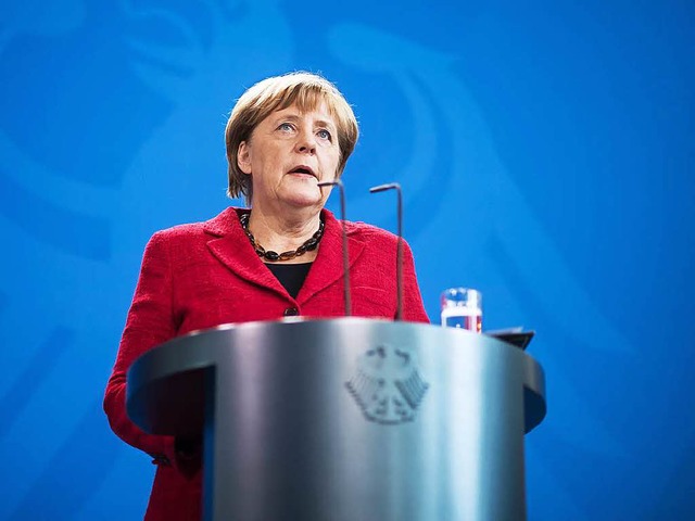 Bundeskanzlerin Angela Merkel (CDU) bi... an - stellt dafr jedoch Bedingungen.  | Foto: dpa