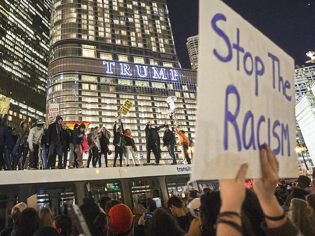 Proteste in Chicago gegen den neuen Prsidenten Donald Trump  | Foto: AFP