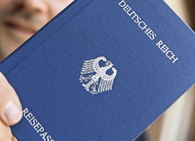 Amtliche Dokumente kann man auch selbe...#8222;Deutsche Reichsdruckerei&#8220;.  | Foto: DPA