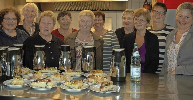 Beim Seniorennachmittag der Gemeinden ...nd ihren Helferinnen vom Frauenverein.  | Foto: Regine Ounas-Krusel
