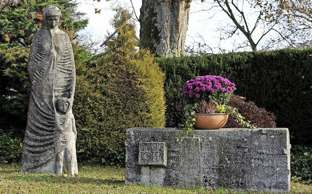 Das Mahnmal fr Kriegsopfer auf dem Friedhof von Harpolingen und Rippolingen   | Foto: Karl Braun