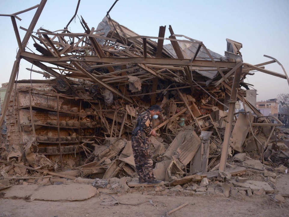 Mindestens sechs Tote: Anschlag der Taliban auf deutsches Konsulat in ...