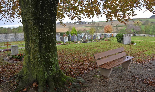 Auch um neue Bestattungsformen geht es...ird. Unser Bild entstand in Egringen.   | Foto: Langelott