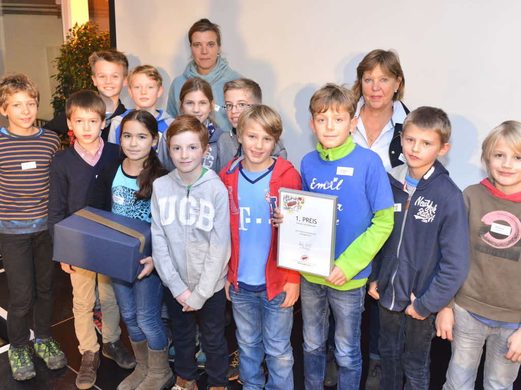 Die Schlerreporter aus der Emil-Thoma-Schule in Freiburg haben mit ihrem „Schulgeflster“ den ersten Preis in der Kategorie Grundschulen gewonnen.
