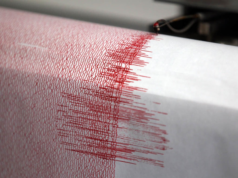 Das Beben ereignete sich Experten zufo... Tiefe von 10 Kilometern. (Symbolbild)  | Foto: dpa